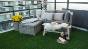 Artificial-grass-balcony-toronto-outdoor-furniture